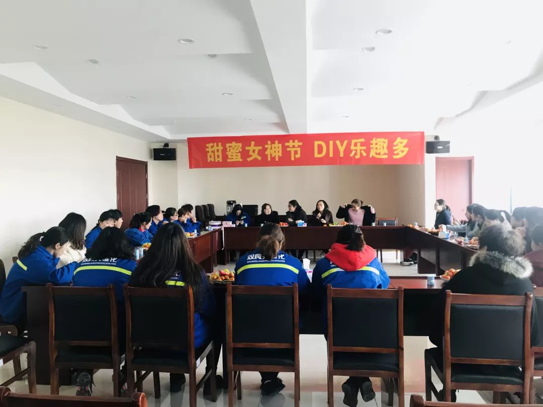 �ι���ub8���͹�߻�Ů����˶�Բ����Ļ