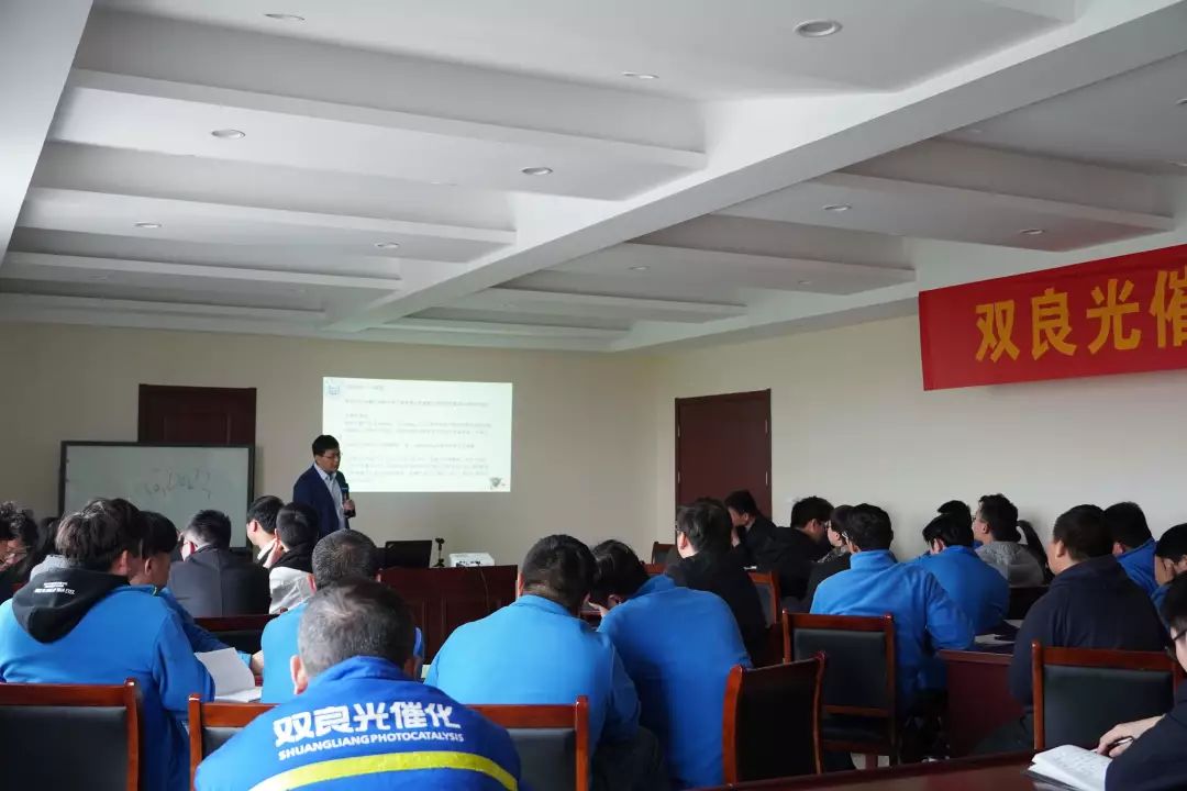 ͬ�ô�ѧ�������Ӧ�����ι���ub8��ר����ѵ