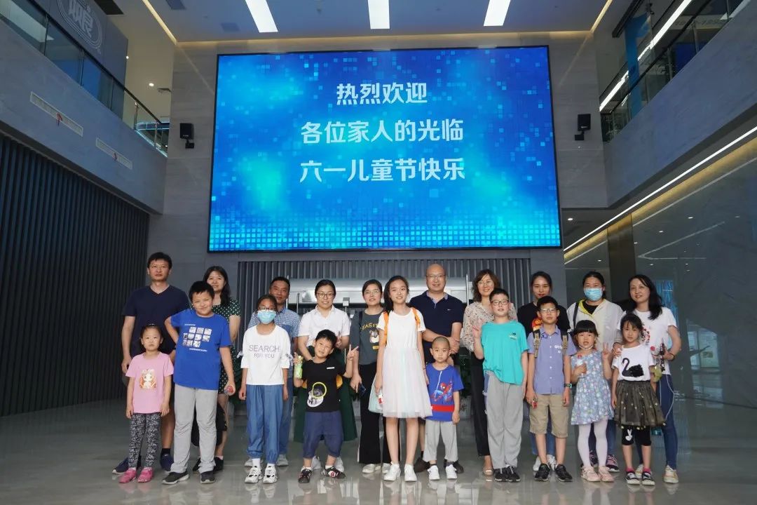 �ι���ub8���Ρ�ӭ��һ���Ӽ�ͥ�ա��˶����ʷ׳�