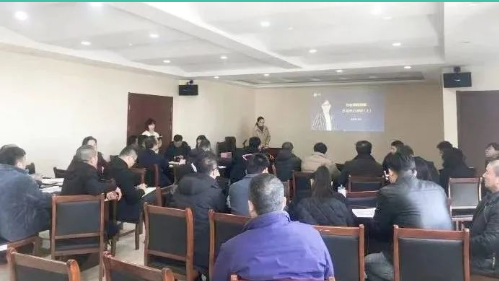 �ι���ub8��ѧ�����콹���Ŷӡ���ѵӪԲ�����£�